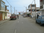 Calle en Chilca, la
                                    municipalidad est al fondo