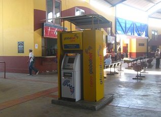 Cajero de globalnet en el terminal terrestre de
                Chimbote