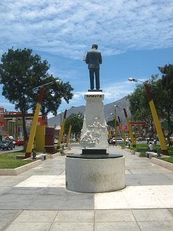 Monumento "maestro"
                                    04