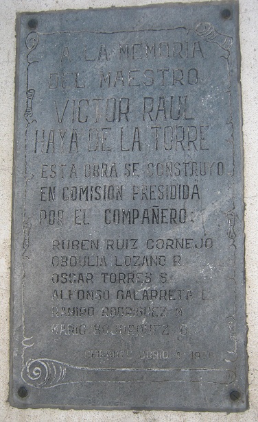 Monumento de maestro Torre 02, la
                                  placa