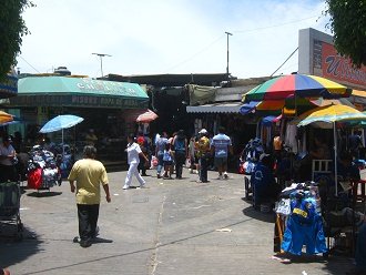 La entrada al mercado de
                                  Chimbote