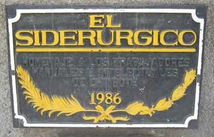 Monumento SiderPer, placa 01,
                                  primer plano