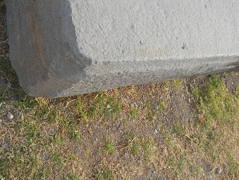 Cusco Sacsayhuam�n: white cut stony beam, zoom of a corner