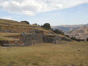 Cusco Sacsayhuam�n, basic walls part 1: incomplete giant wall 01