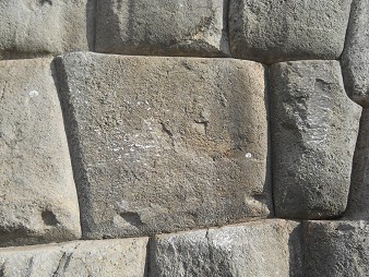 Cusco Sacsayhuam�n, walls with cut stones, detail 3