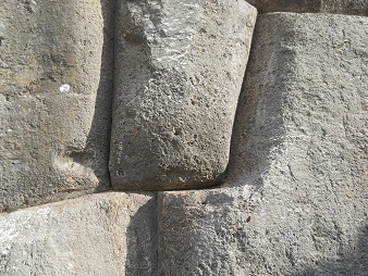 Cusco Sacsayhuamn, Mauer mit geschnittenen Steine, Detail 4