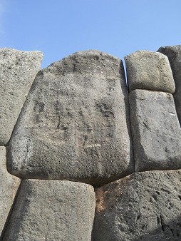 Cusco Sacsayhuamn, walls with cut stones, detail 6
