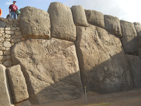 Cusco Sacsayhuam�n, wall with cut stones, detail 27