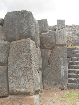 Cusco Sacsayhuam�n, another stairs with geometric cut giant corner stones 04