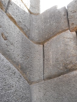 Cusco, Sacsayhuamn, erste Terrassenstufe, Mauer 08, Inneneckbereich, Detail 07