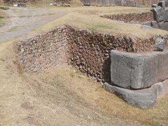 Sacsayhuamn, terrace 2: incomplete walls 8