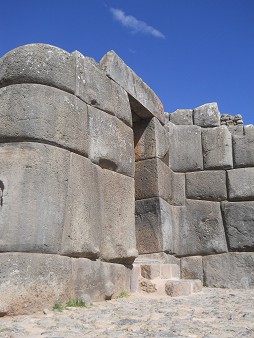 Sacsayhuam�n cuarto piso T'iopunku, edificios con viviendas
