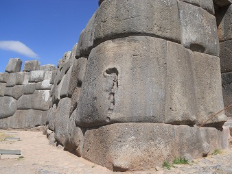 Sacsayhuam�n cuarto piso T'iopunku, muro 01