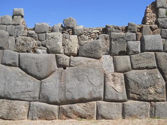 Sacsayhuam�n cuarto piso T'iopunku, muro 02