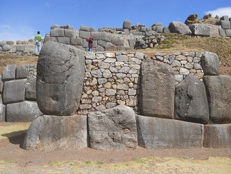 Sacsayhuam�n, terrace 2: incomplete walls 9