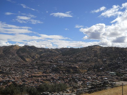 Sacsayhuamn (Cusco), vierte Terrassenstufe, Sicht auf Cusco 06