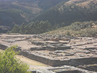 Sacsayhuamn (Cusco), vierte Terrassenstufe, Fundamente 14