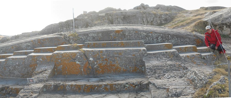 Sacsayhuam�n (Cusco), el trono gigante en la colina aplanada, primer plano, foto panor�mica