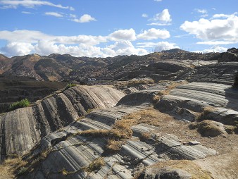 Sacsayhuamn (Cusco), on the flattened hill, big bow formations of rock 09