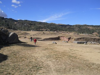 The central courtyard of Sacsayhuamn 01