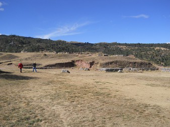 La plaza central de Sacsayhuam�n 02