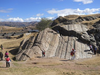 Sacsayhuam�n (Cusco), toboganes 01