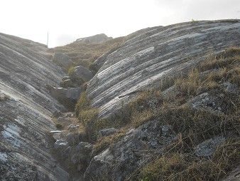 Sacsayhuamán (Cusco), the big bows of the flattened rock on the flattened hill 06 Sacsayhuamán (Cusco), the big bows of the flattened rock on the flattened hill 06