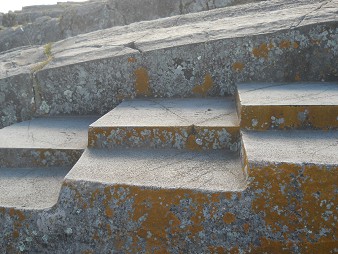 Sacsayhuamán (Cusco), the giant throne on the flattened hill, details of the left side 03 Sacsayhuamán (Cusco), the giant throne on the flattened hill, details of the left side 03