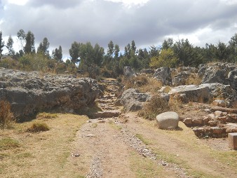 Cusco Sacsayhuam�n, on the way to the rock of stairs and thrones "Chinchana grande"