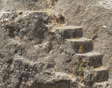 The rock of stairs and thrones "Chinchana grande" (rock of stairs) part 1, detail 2: zoom of the stairs