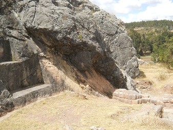 Details from the rock of stairs and thrones "Chinchana grande" part 2 (right): throne - bordering rock in black and red