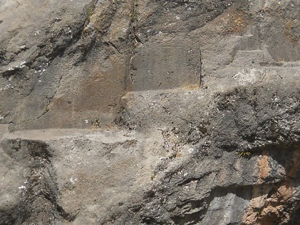 Detalles de la roca de escaleras y tronos "Chinchana grande", vista 3, cortes grandes, primer plano 03