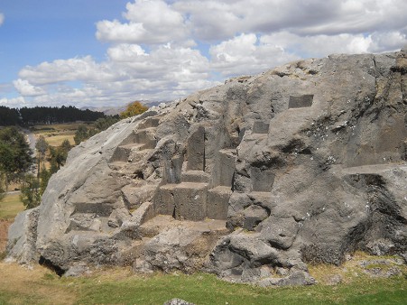 Cusco Sacsayhuam�n, rock of stairs and thrones "Chinchana grande", view 04