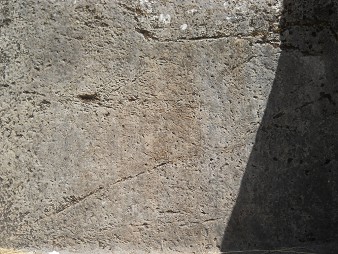 Cusco Sacsayhuam�n, rock of stairs and thrones "Chinchana grande", multiple throne, surfaces 1