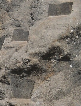 Cusco Sacsayhuamn, roca de escaleras y tronos "Chinchana grande", podios singulares 02