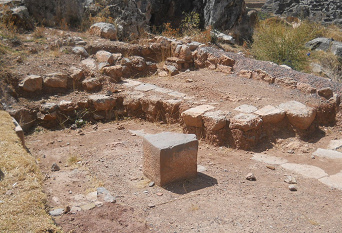 Cusco Sacsayhuam�n, Fundamente und geschnittener Stein in Form eines W�rfels