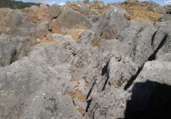 Cusco Sacsayhuam�n 10, campo ca�tico, piedras fundidas 10, detalle