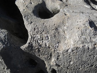 Cusco Sacsayhuam�n 10, campo ca�tico, huecos con dise�o grabado 08