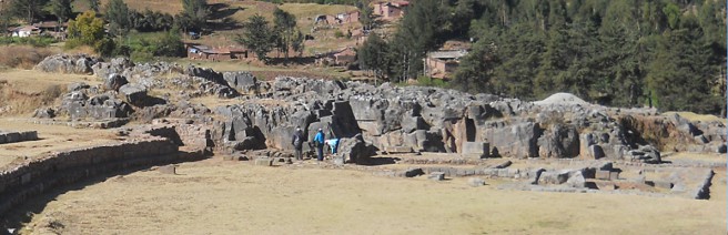 Cusco Sacsayhuam�n, amphitheater 02, the area with groundwork and thrones