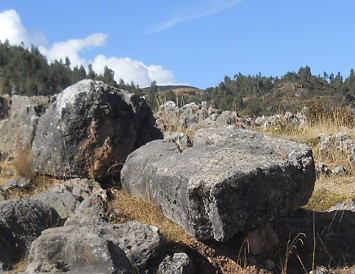 Cusco Sacsayhuam�n: amphitheater, thrones and giant stones - zoom of the giant stones