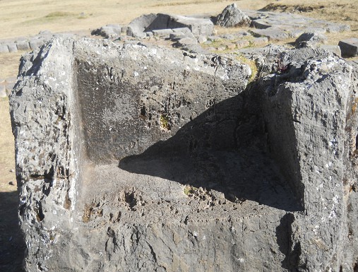 Cusco Sacsayhuam�n: Das Amphitheater, Thron 02 - die Oberfl�chen 02