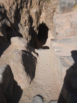 Cusco Sacsayhuam�n, even more mysteries: the path