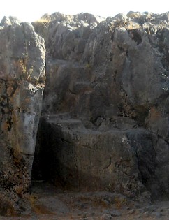 Cusco Sacsayhuam�n, even more mysteries: bench and steps in one block of rock