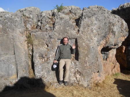 Cusco Sacsayhuam�n, even more mysteries: Michael Palomino greeting from a throne