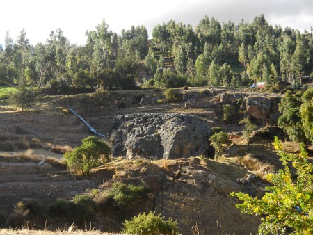 Cusco Sacsayhuam�n, even more mysteries: rock of stairs and thrones "Chinchana grande" in the meadow