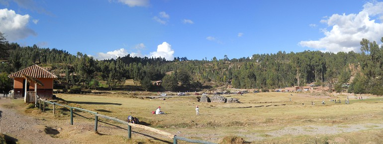 Cusco Sacsayhuam�n, the upper exit, panorama 02 with forests
