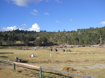 Cusco Sacsayhuam�n, the upper exit 2 with meadows and forest