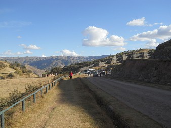 Cusco Sacsayhuam�n, the road to the big parking