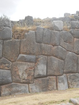 Cusco Sacsayhuam�n, walls of the exit zone, zoom 05
