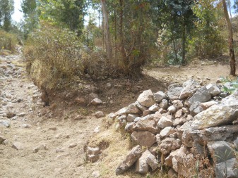 Cusco Sacsayhuam�n 13, the walk to "Zone X" (Laco, Moon Temple), walk 04